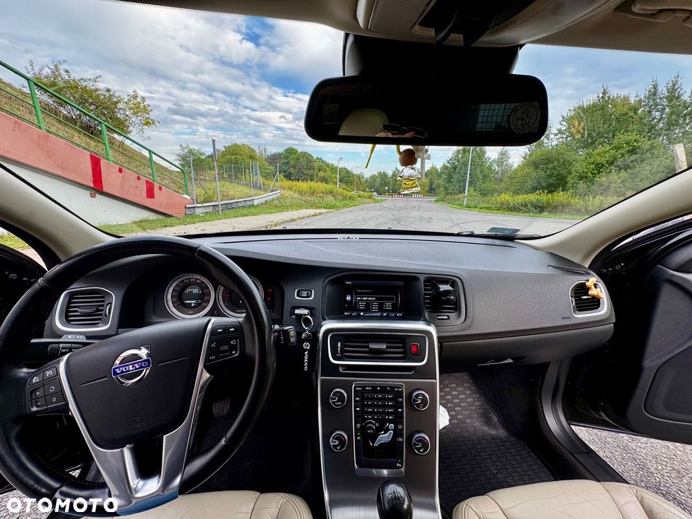 Volvo V60 D3 Summum - 17