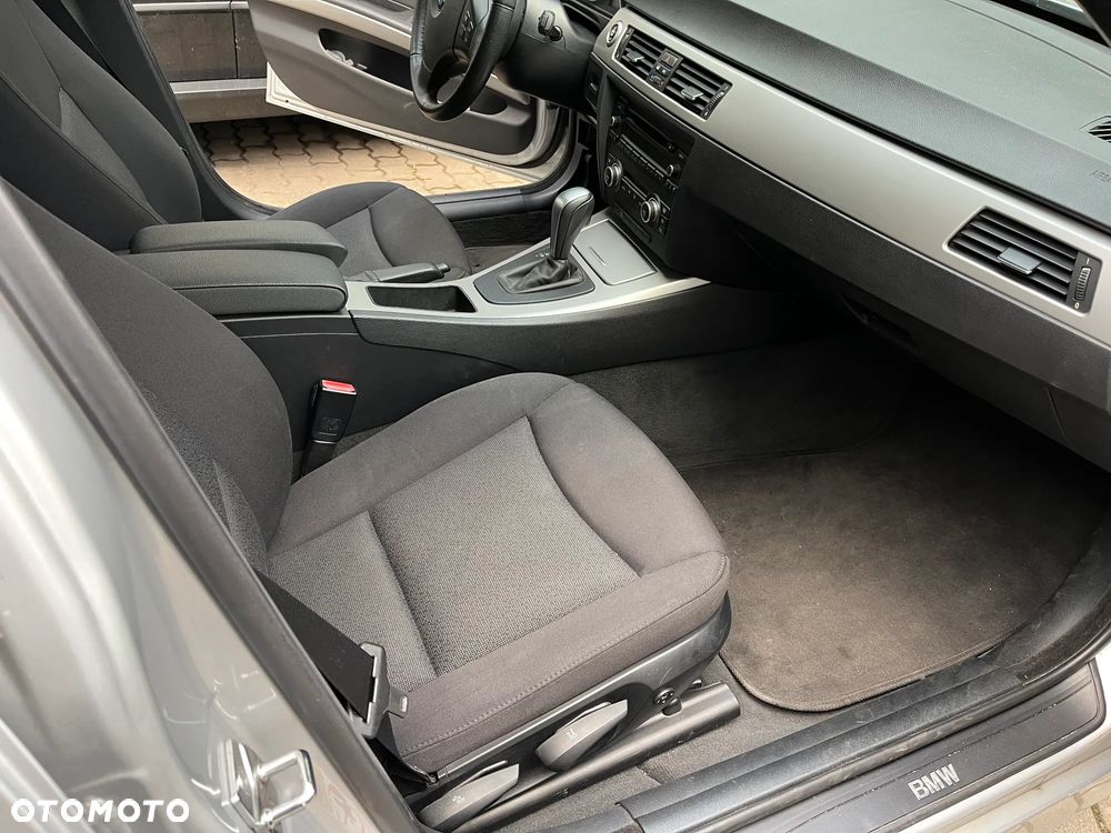 BMW Seria 3 335i - 11