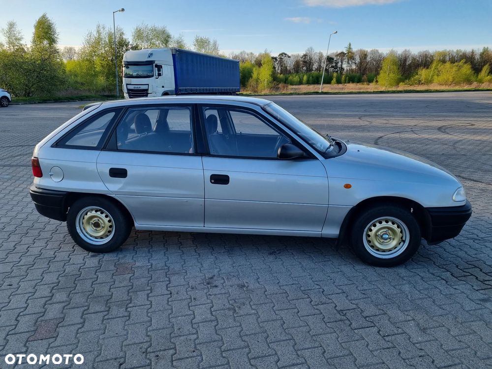 Opel Astra - 16