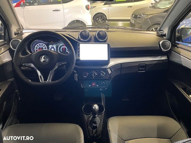 Aixam Crossover - 12