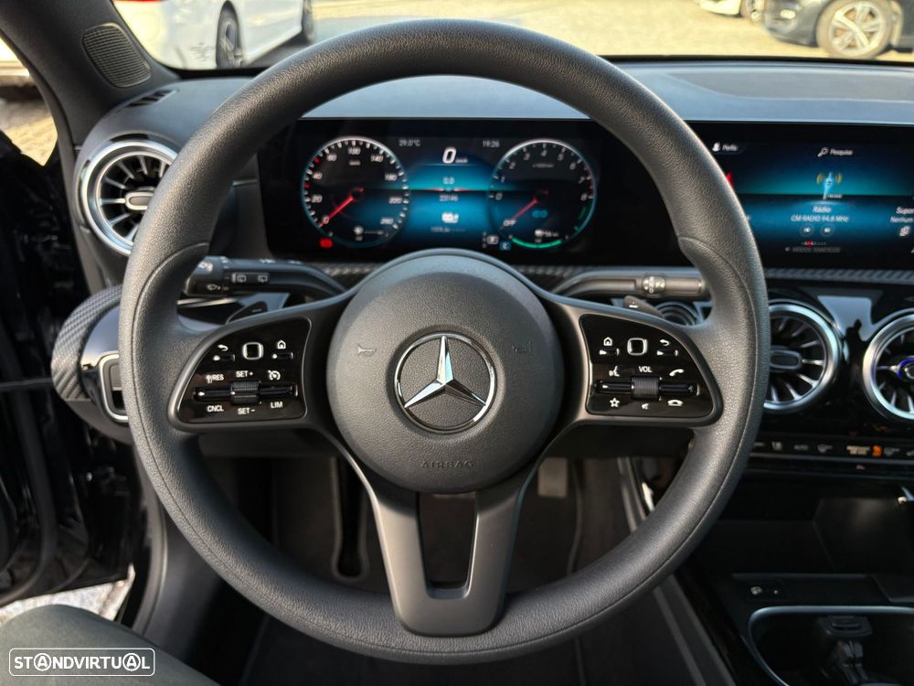 Mercedes-Benz A 250 e Progressive - 28