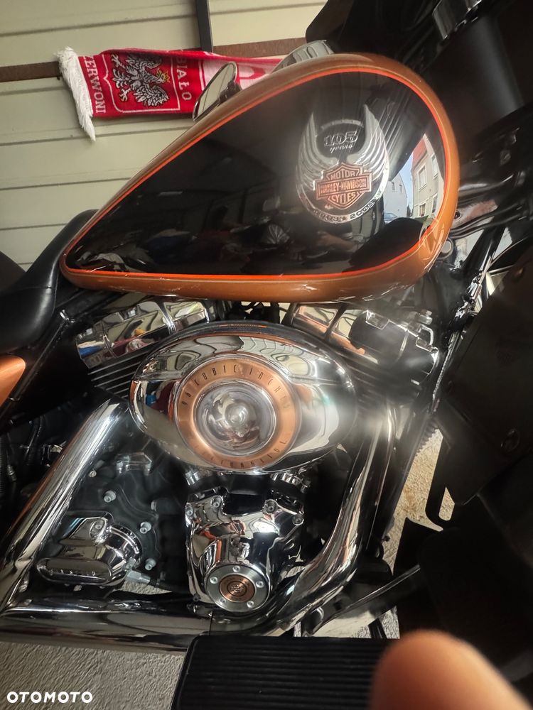Harley-Davidson FLH Electra Glide - 18
