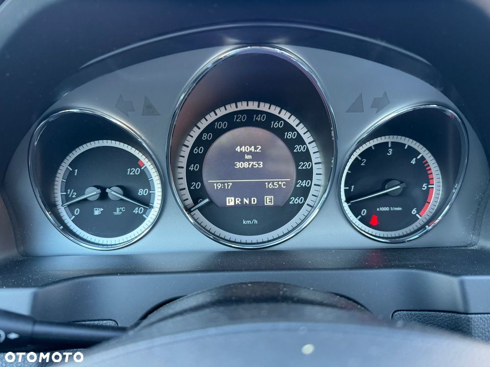 Mercedes-Benz Klasa C 30 T CDI AMG - 16