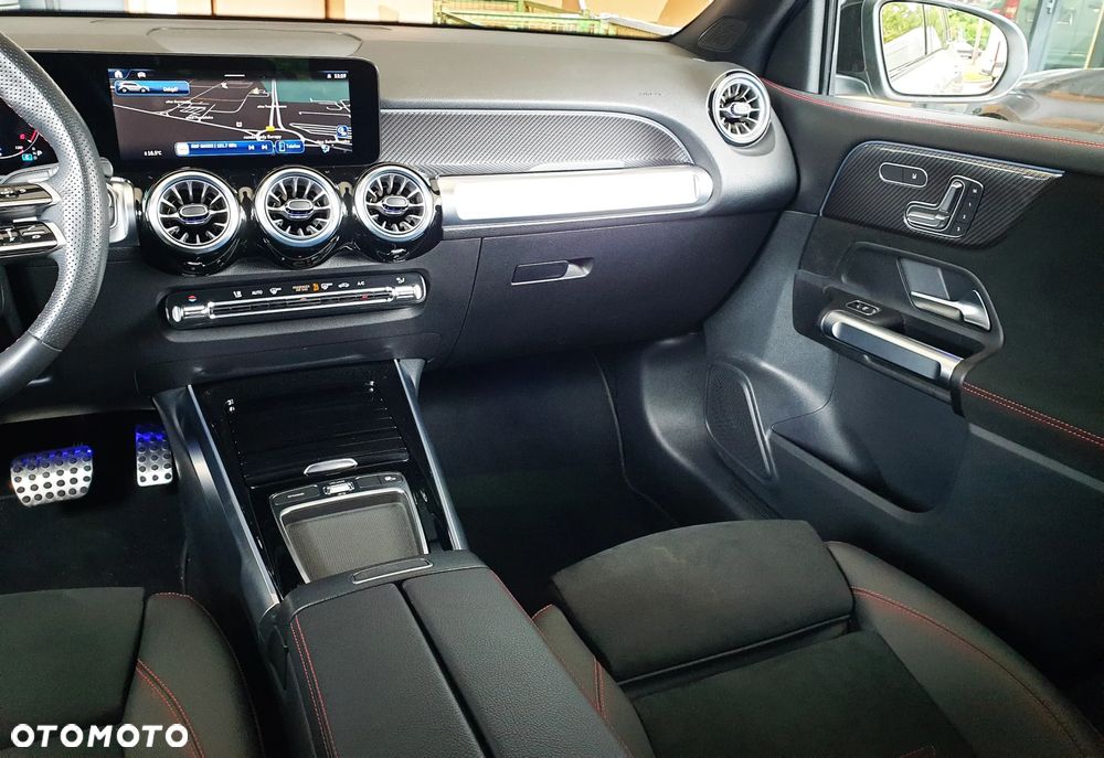 Mercedes-Benz GLB 200 d 4-Matic AMG Line 8G-DCT - 11