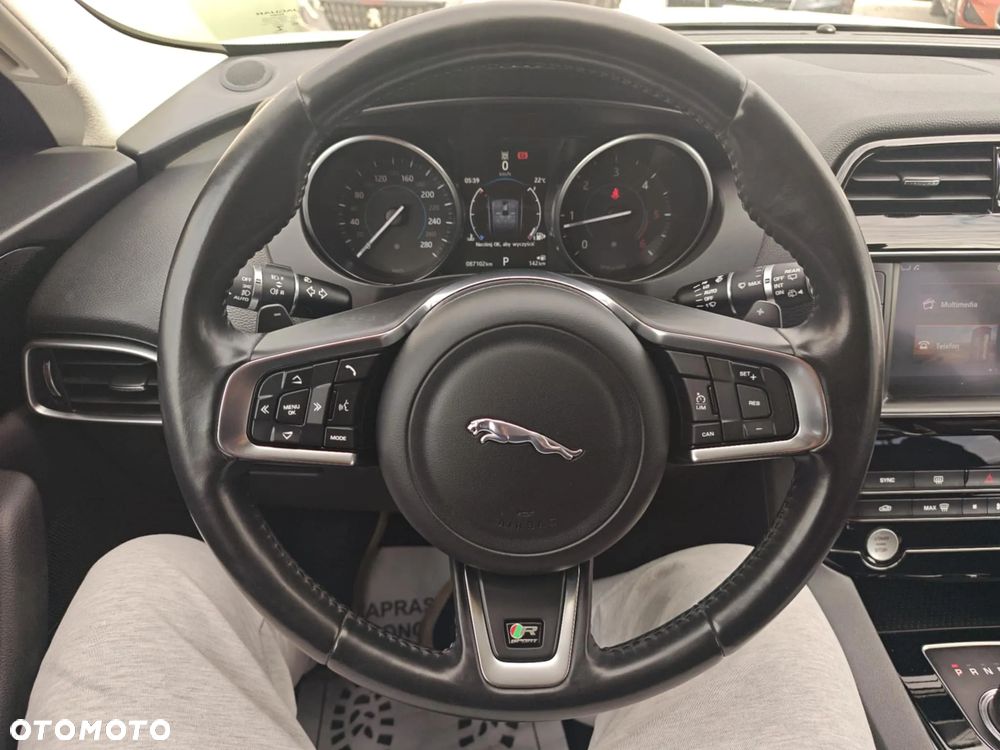 Jaguar F-Pace 2.0 i4D AWD R-Sport - 18