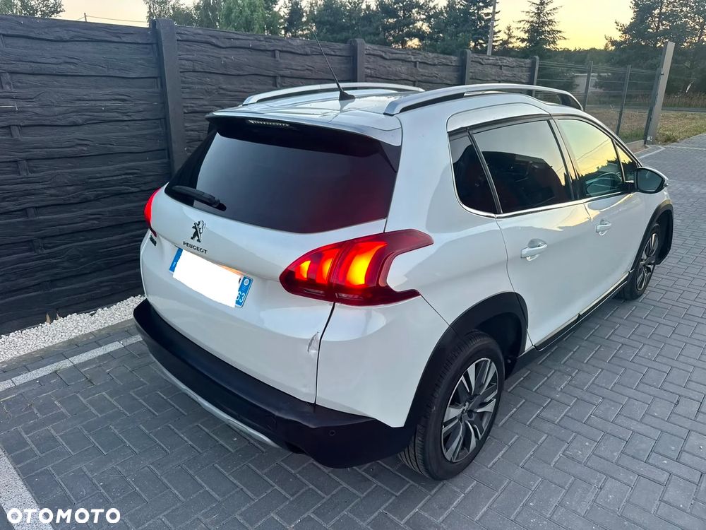 Peugeot 2008 PureTech 110 Stop&Start EAT6 Allure - 33