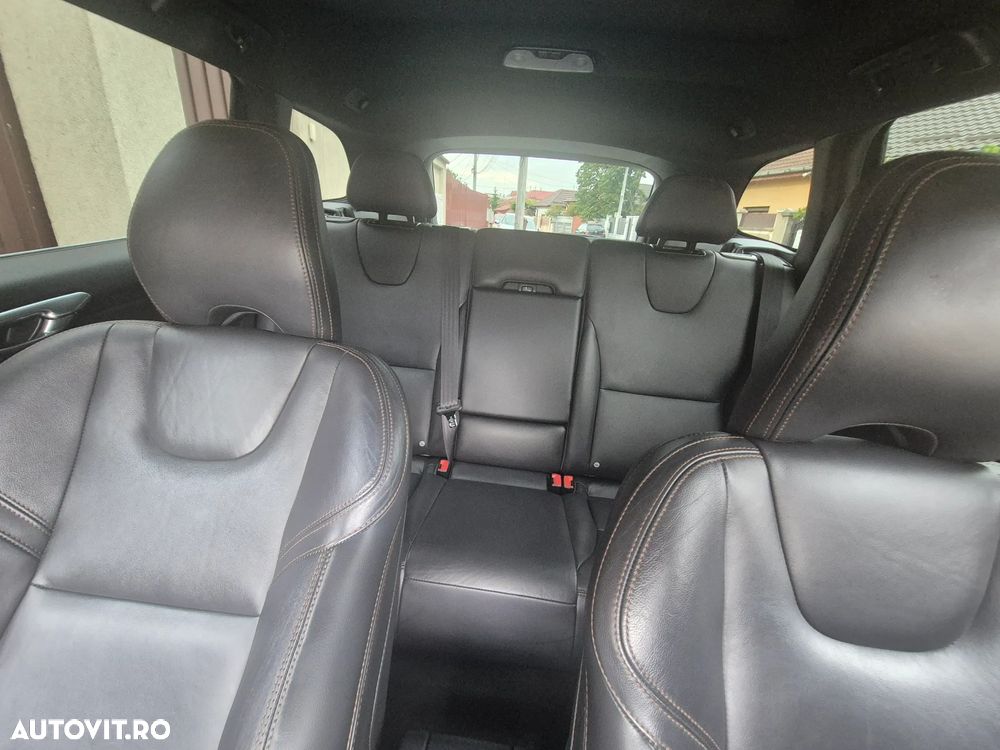 Volvo XC 60 D5 AWD Geartronic Summum - 22