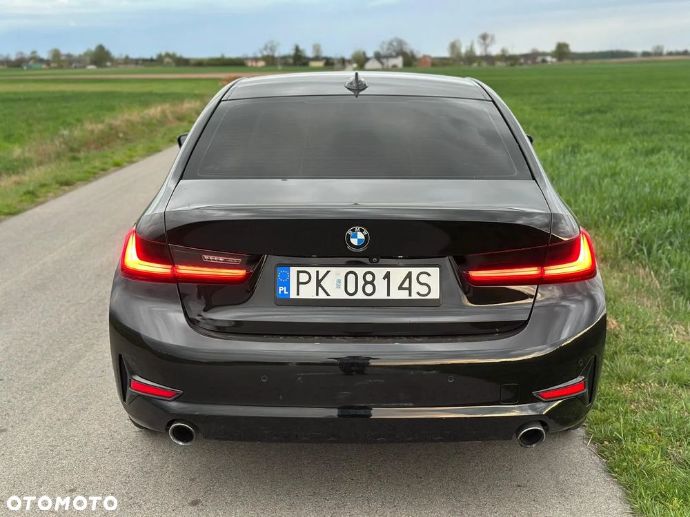 BMW Seria 3 330i xDrive - 3