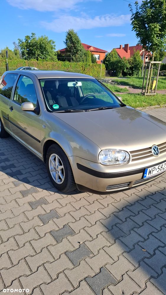Volkswagen Golf - 2