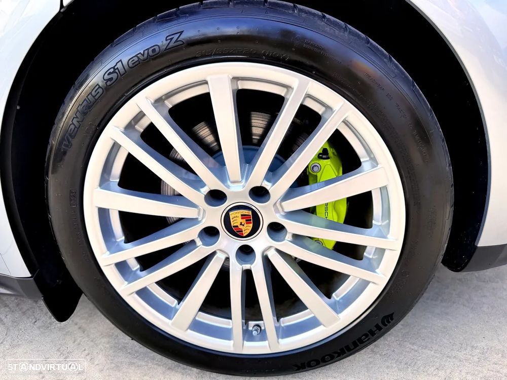Porsche Panamera 4 E-Hybrid Platinum Edition - 52