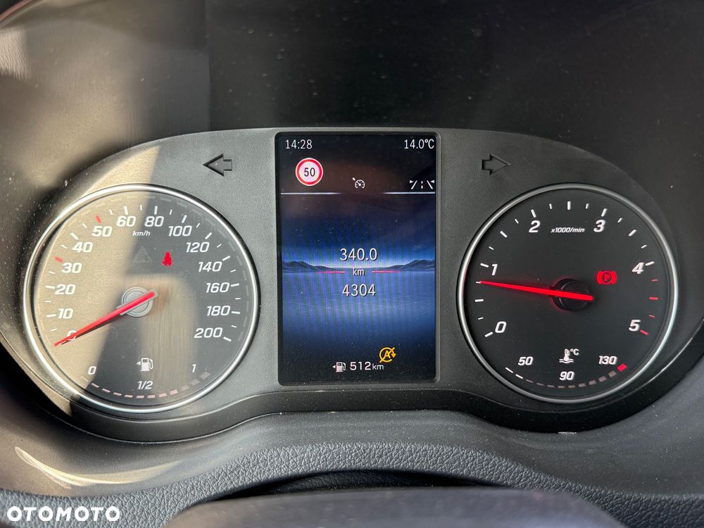 Mercedes-Benz Sprinter - 14