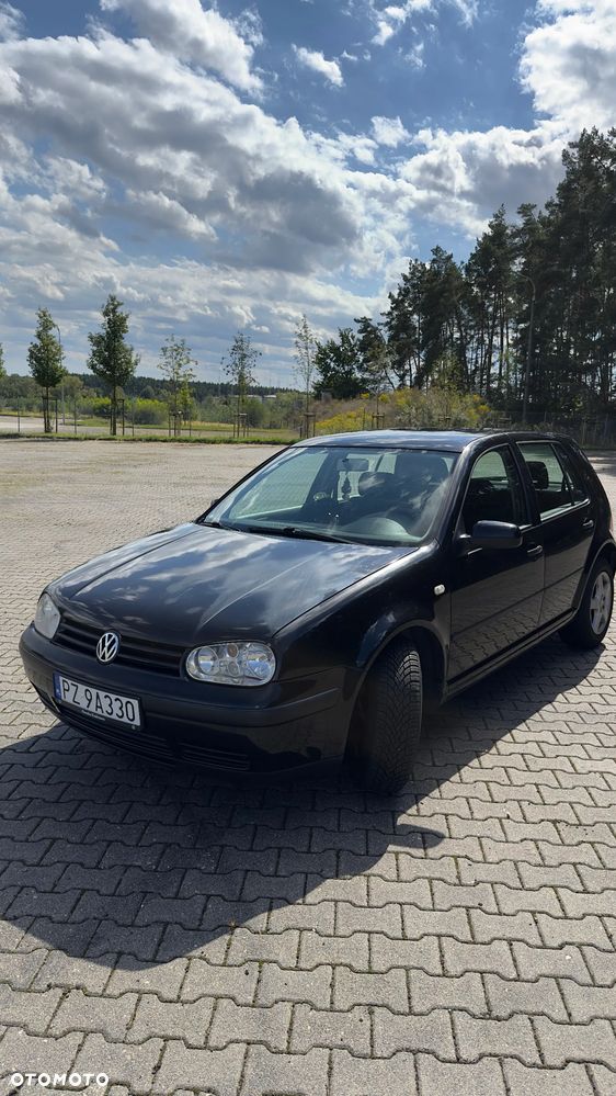 Volkswagen Golf - 2