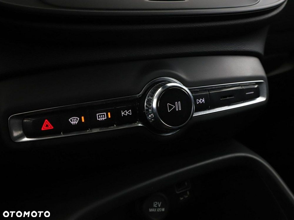 Volvo XC 40 T2 Momentum Core - 30