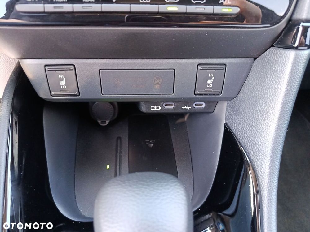 Toyota Yaris Hybrid 1.5 Style - 22