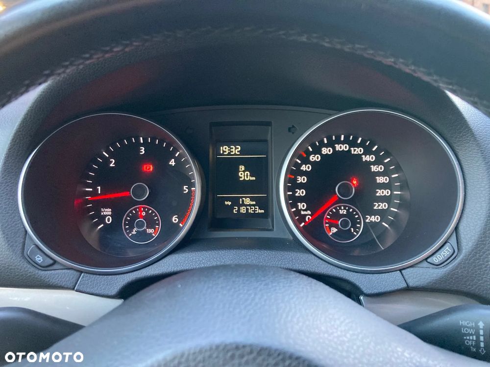 Volkswagen Golf 1.6 TDI DPF Trendline - 17