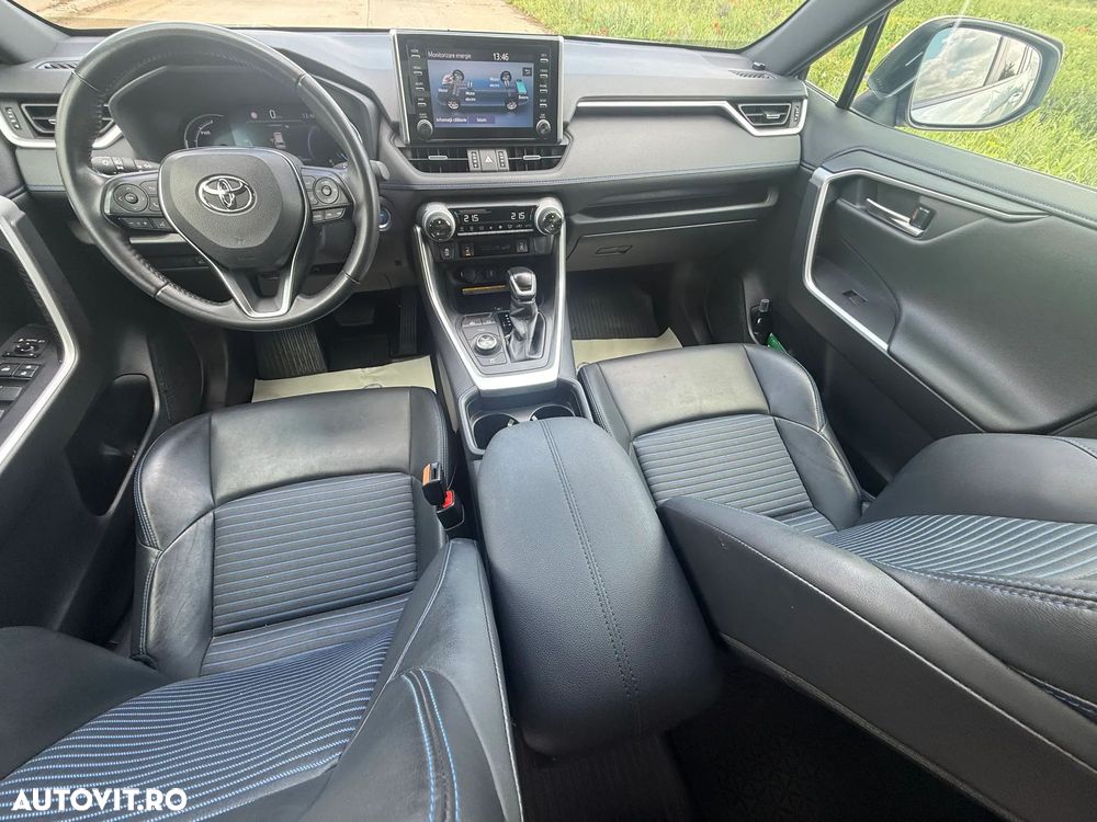Toyota RAV4 - 8