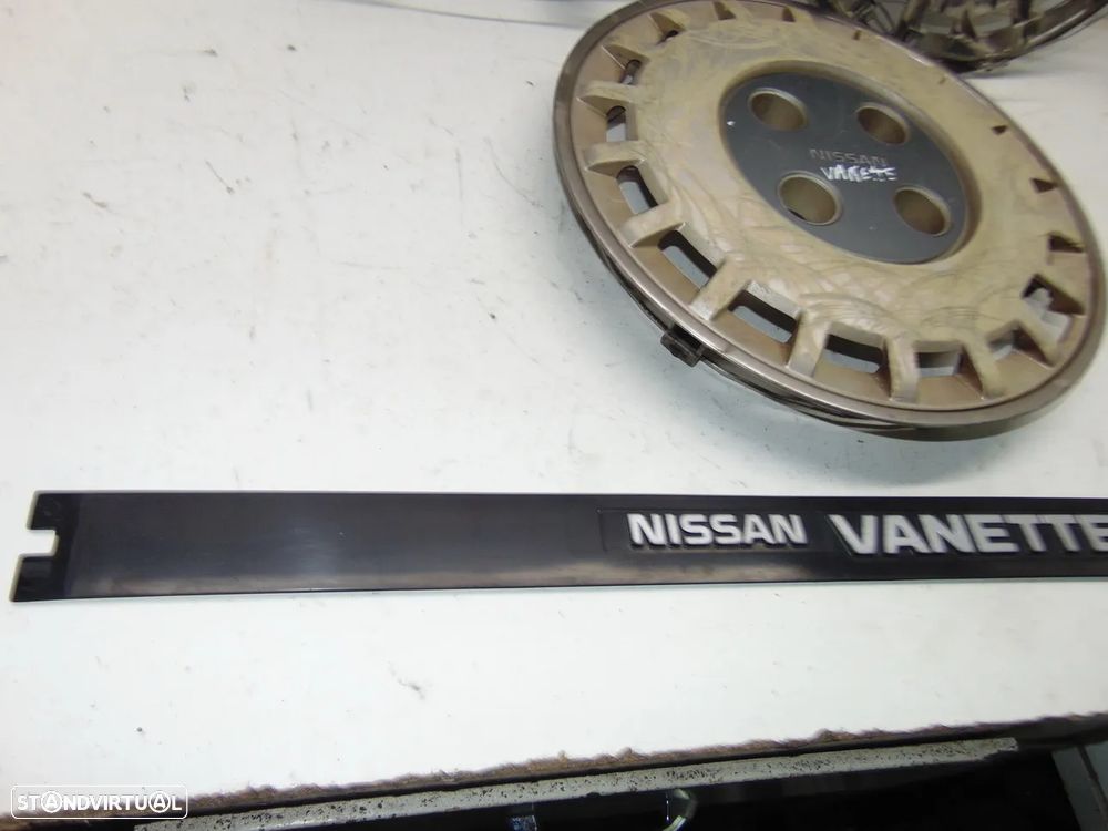 Nissan Vanette tampões roda - 10