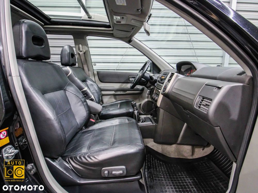 Nissan X-Trail 2.2 dCi 4x4 Columbia - 8