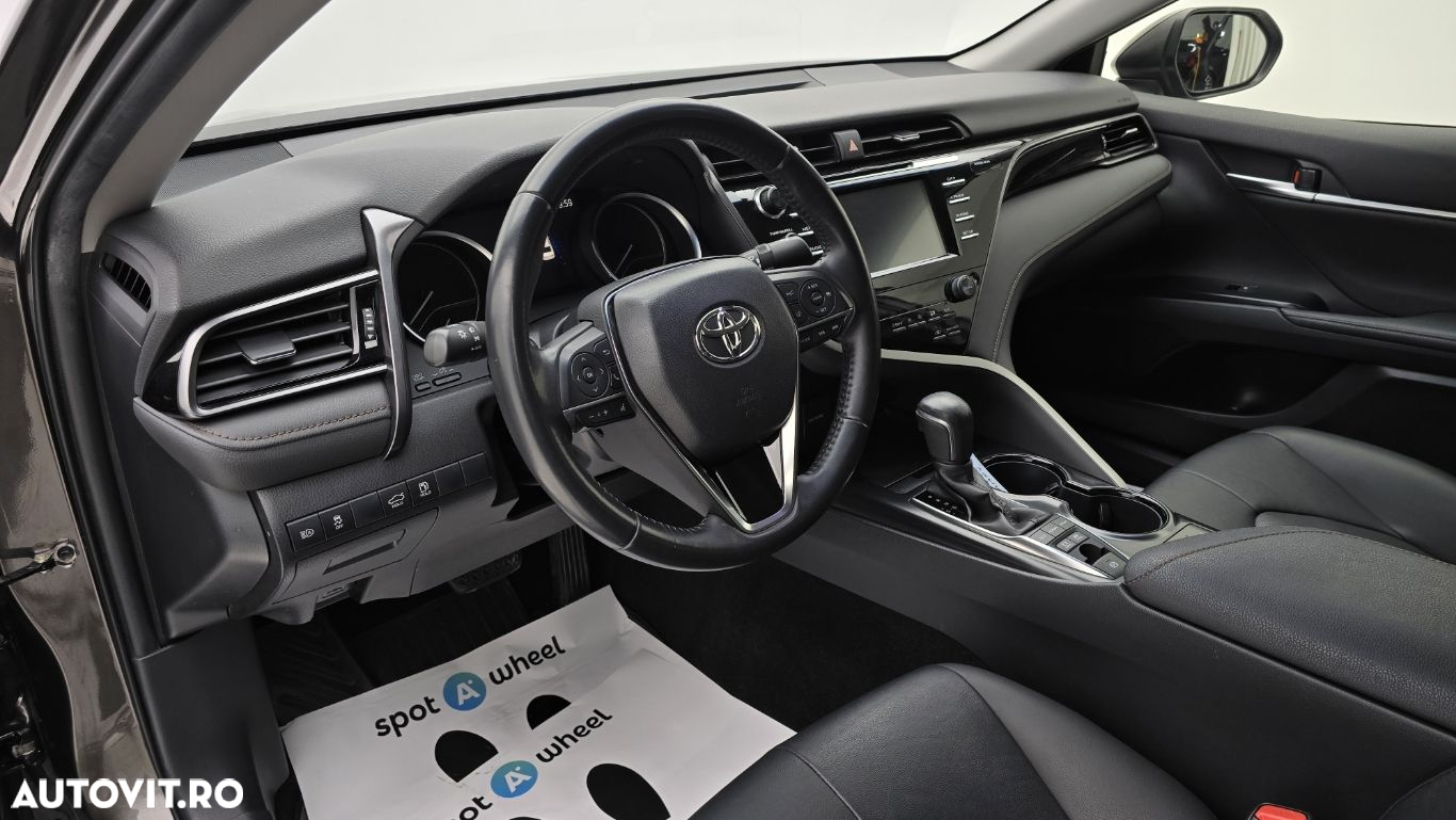 Toyota Camry - 13