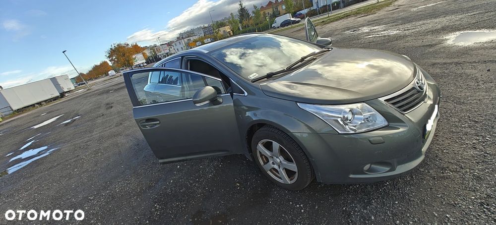 Toyota Avensis Combi 2.0 Executive - 7