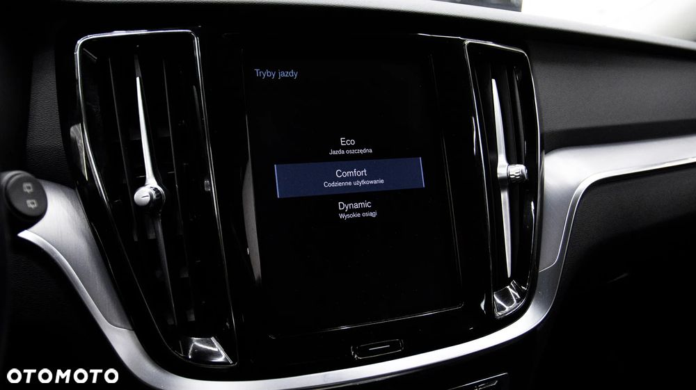 Volvo V60 B4 D Momentum Pro - 24