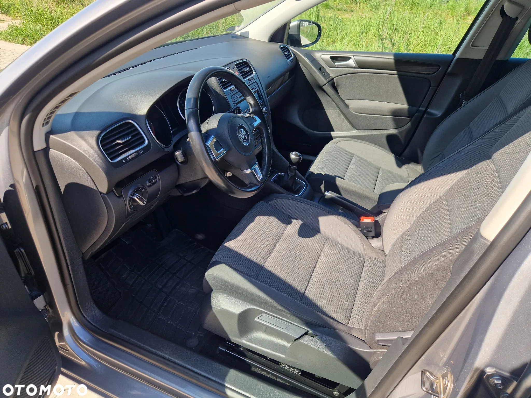 Volkswagen Golf VI 2.0 TDI Comfortline - 13