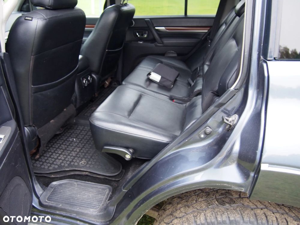 Mitsubishi Pajero 3.2 DI-D Automatik Intense - 9