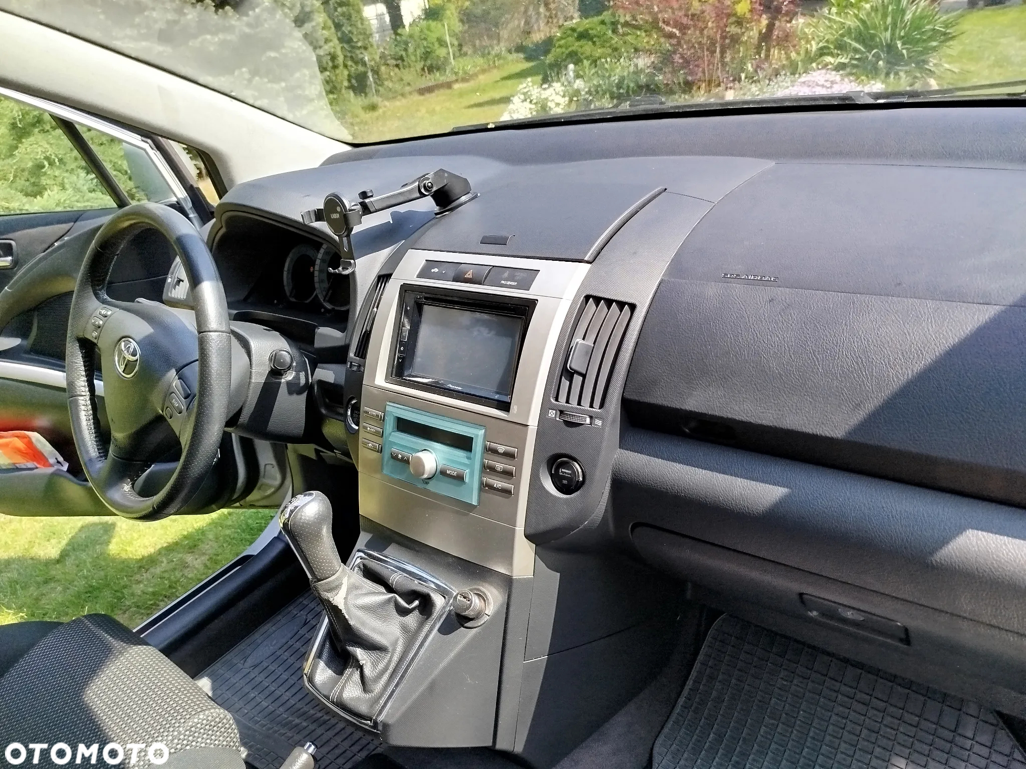 Toyota Corolla Verso 2.2 D-4D X 7os - 8