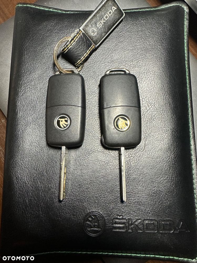 Skoda Superb 2013 photo 2