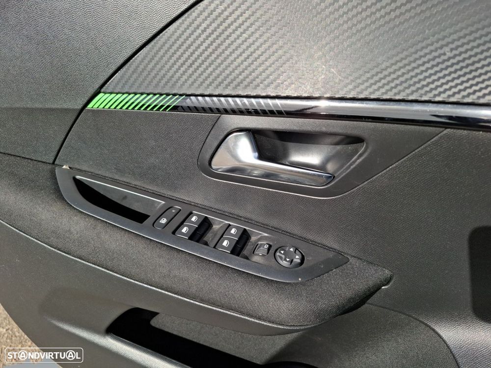 Peugeot 208 1.2 PureTech Active - 23