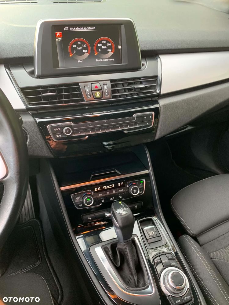 BMW Seria 2 218d - 19