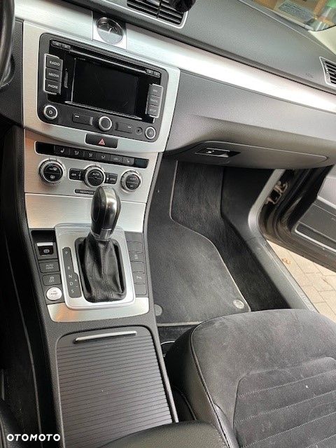 Volkswagen Passat 2.0 TDI Highline DSG - 9