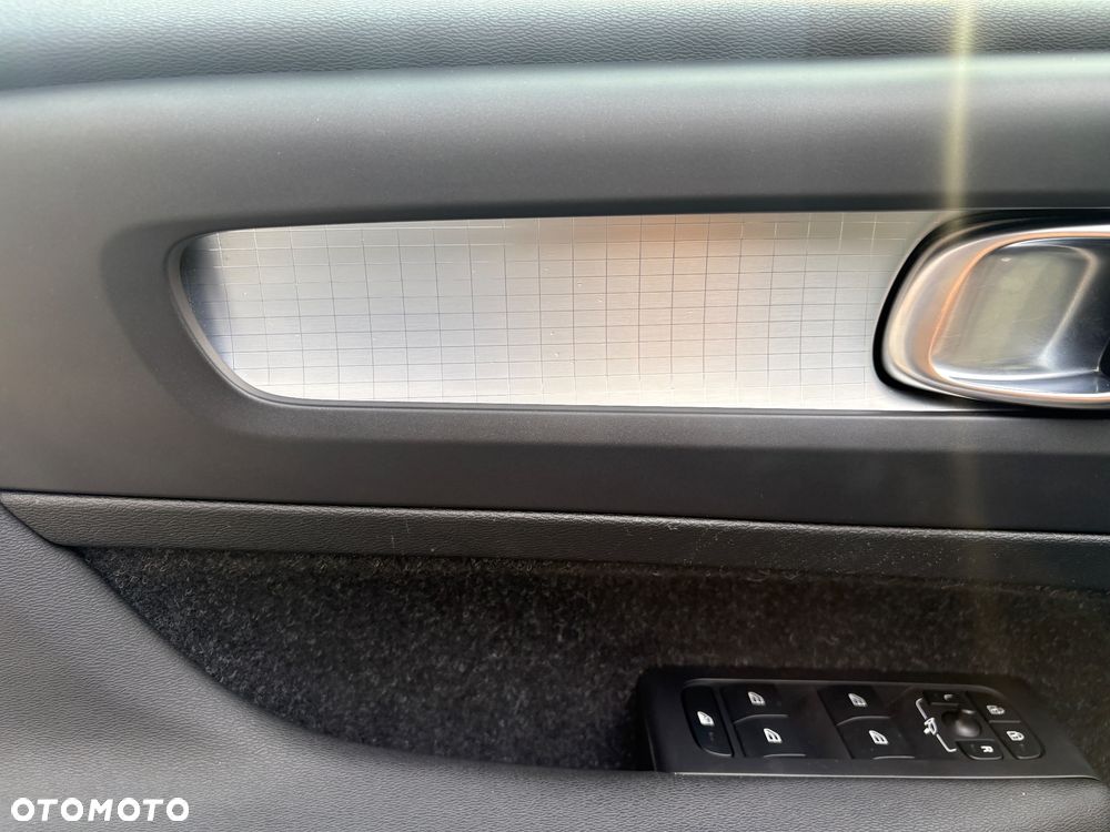 Volvo XC 40 - 33