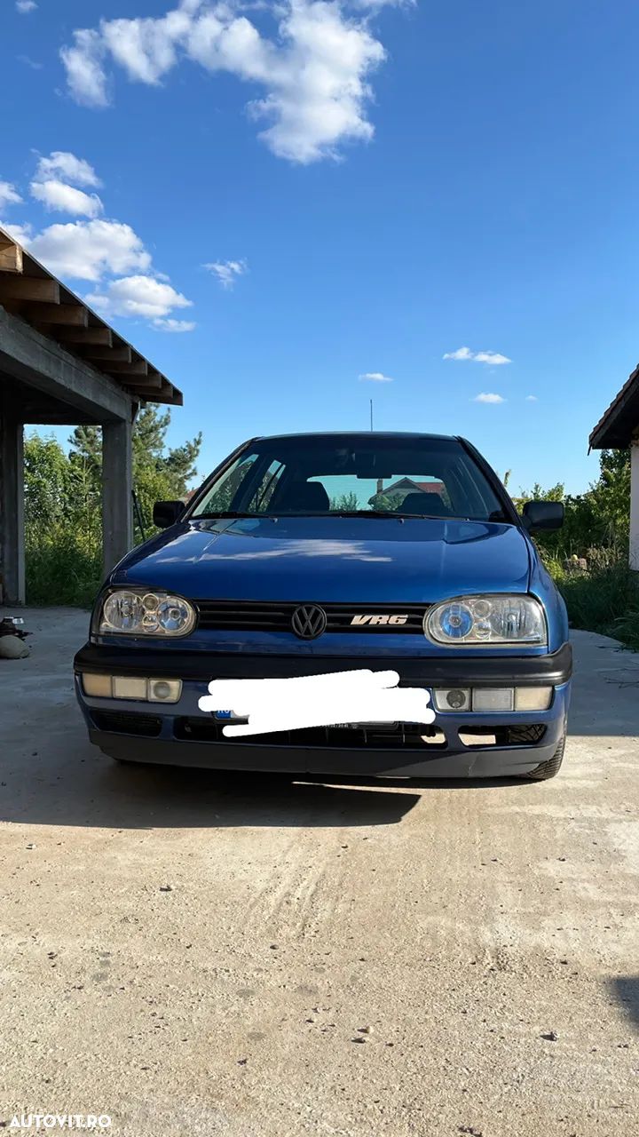 Volkswagen Golf - 1