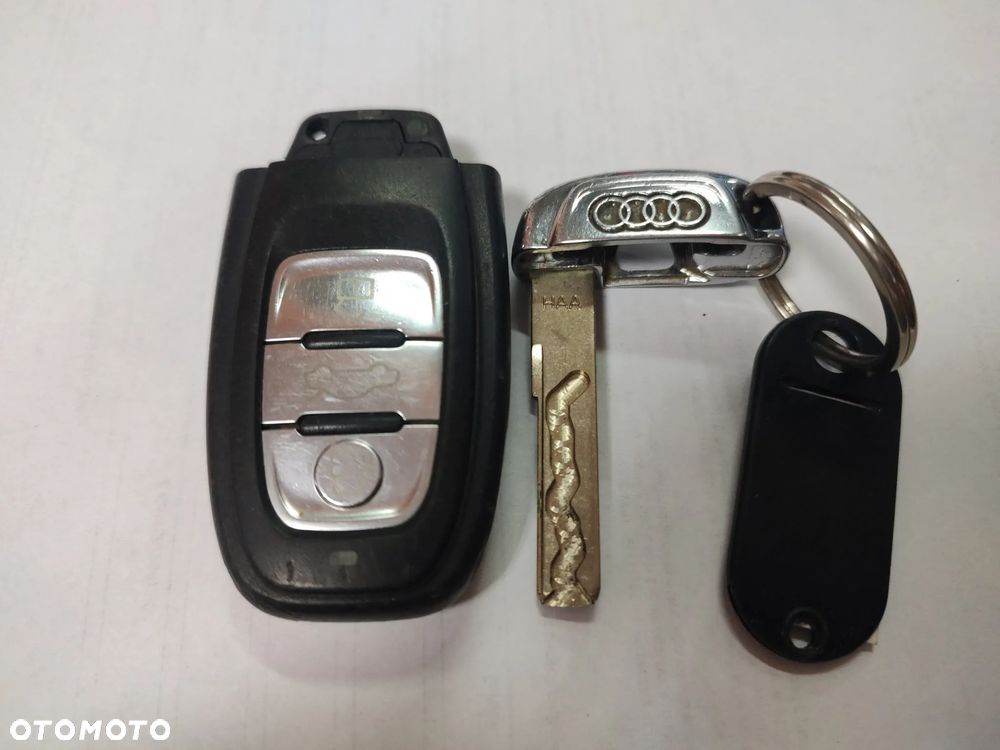 AUDI A4 B8 PILOT KLUCZYK 8T0959754D