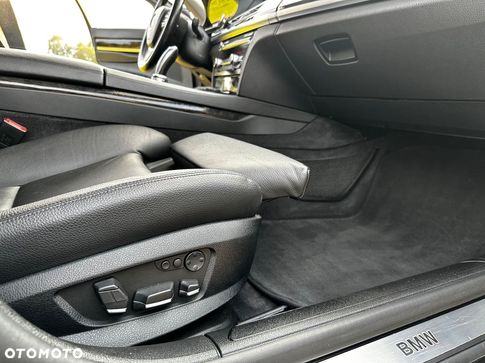 BMW Seria 7 730d - 27