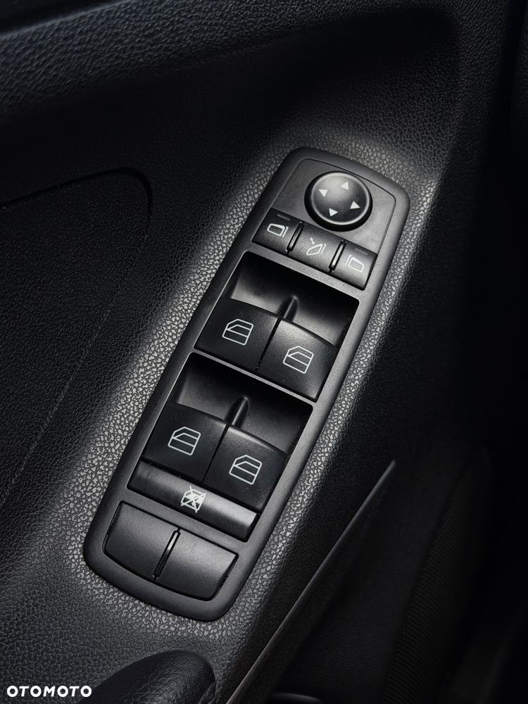 Mercedes-Benz ML - 12