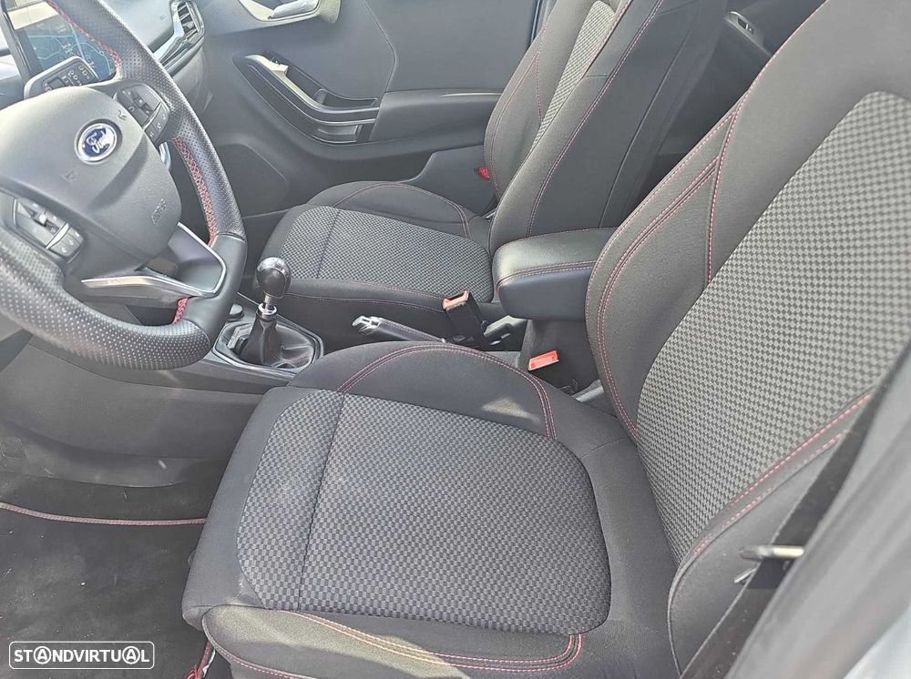 Ford Puma 1.0 EcoBoost MHEV ST-Line X Vivid Ruby Edition - 4