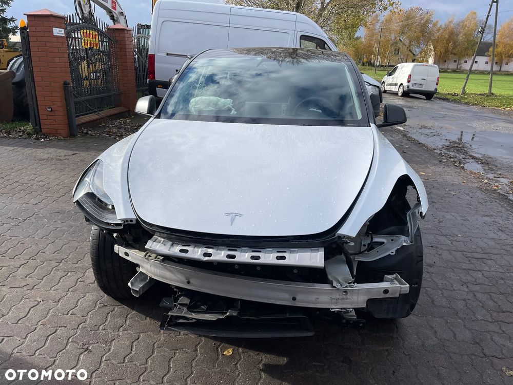 Tesla Y Model RWD - 24