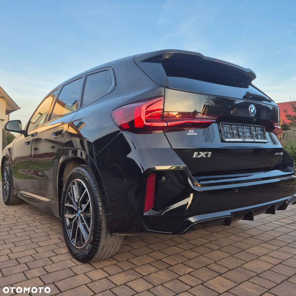 BMW iX1 xDrive30 M Sportpaket - 29