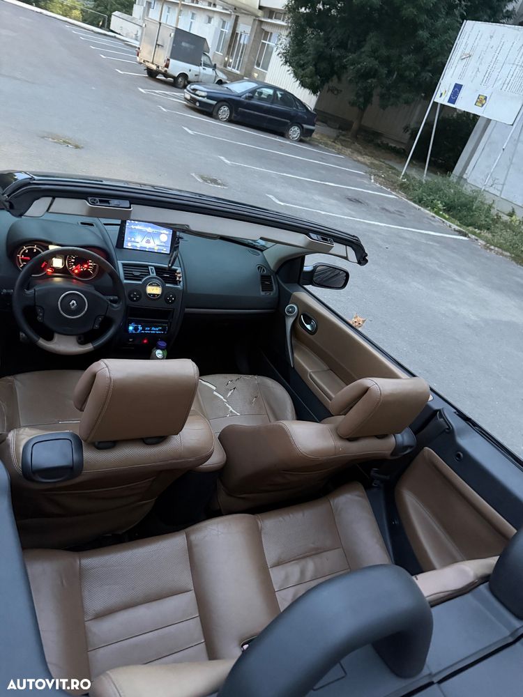 Renault Megane 1.9 dCi FAP Coupe-Cabriolet Exception - 9
