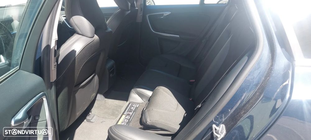 Volvo V60 1.6 D2 Momentum Eco - 7