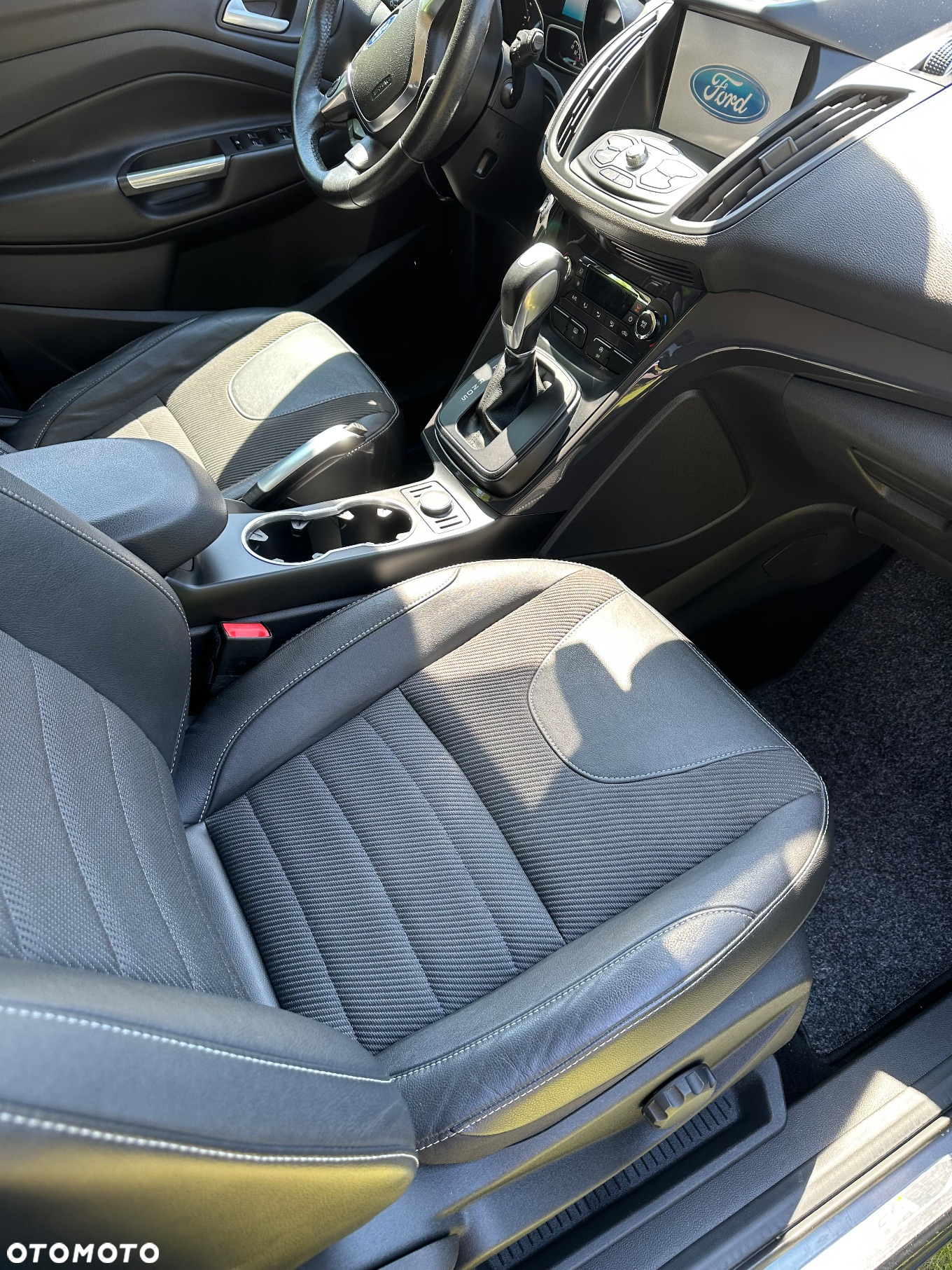 Ford Kuga - 10