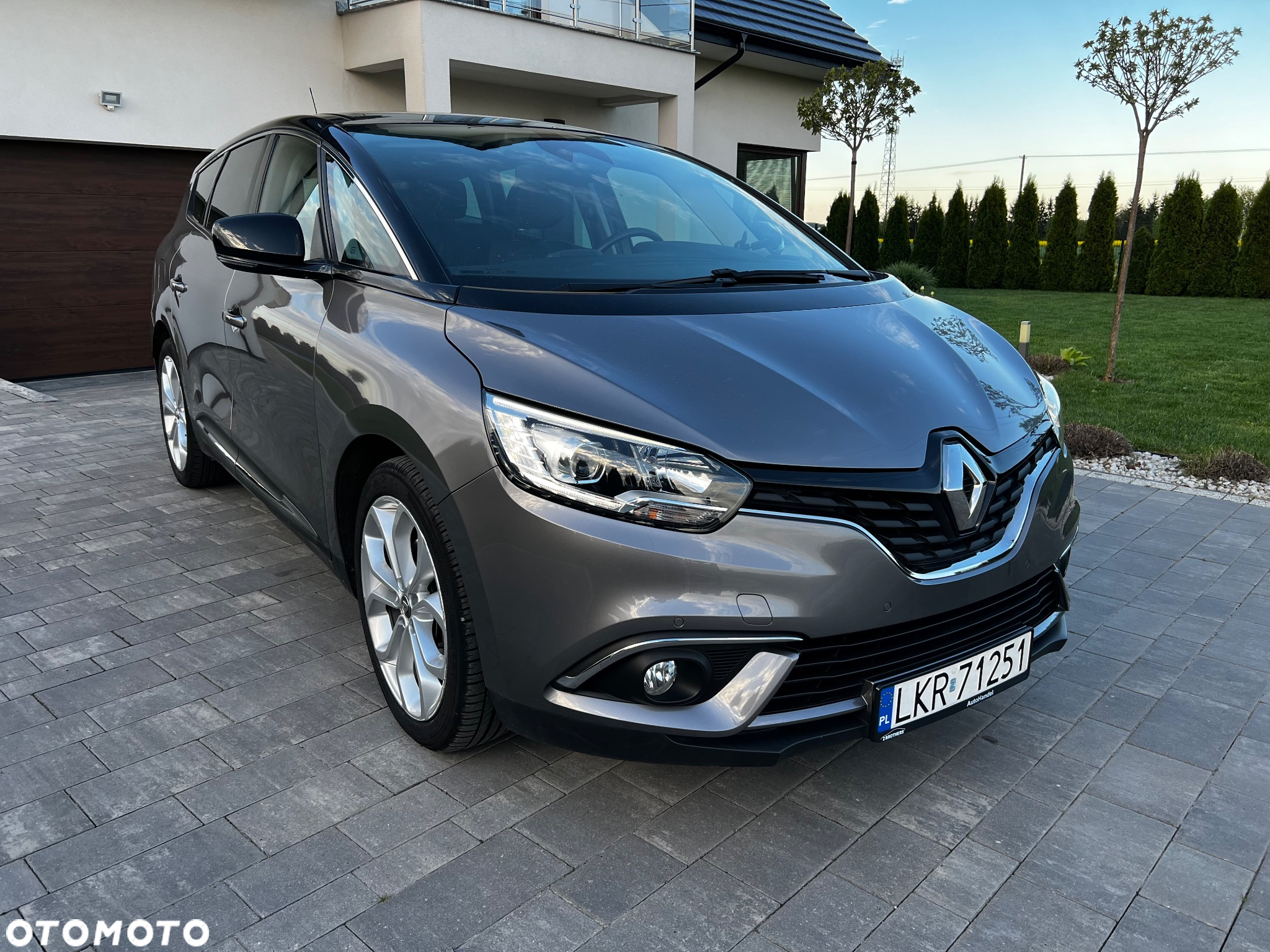 Renault Scenic - 23