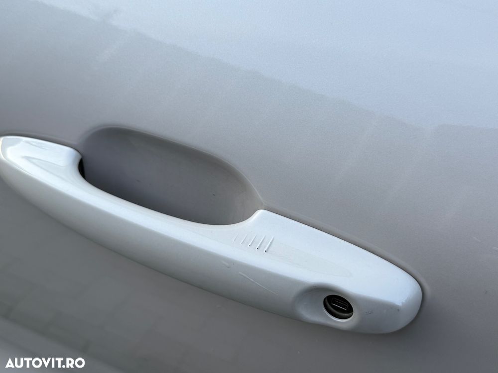 Ford Kuga 1.6 EcoBoost 2x4 Titanium - 30