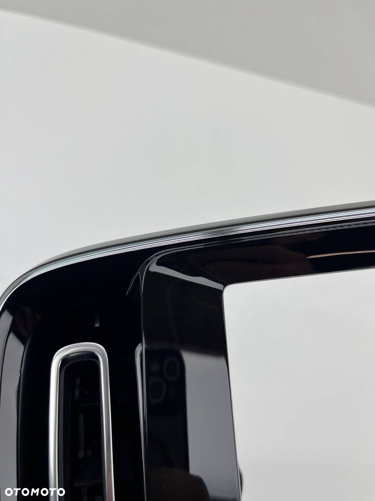 VOLVO XC40 RAMKA WYŚWIETLACZA KRATKI NAWIEWU KONSOLI PRZÓD 31442628 - 10