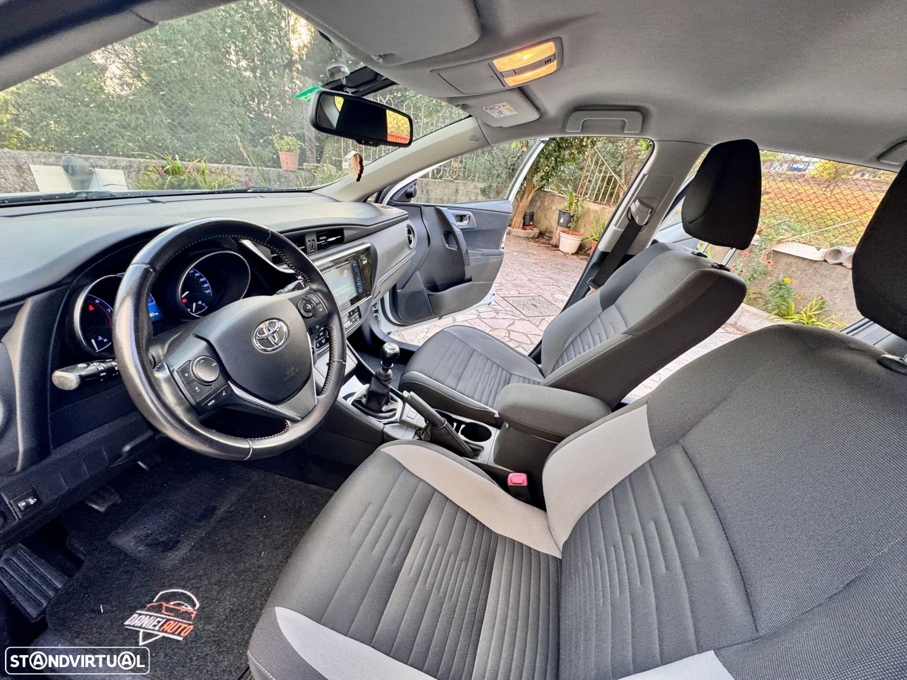 Toyota Auris 1.2T Exclusive - 37
