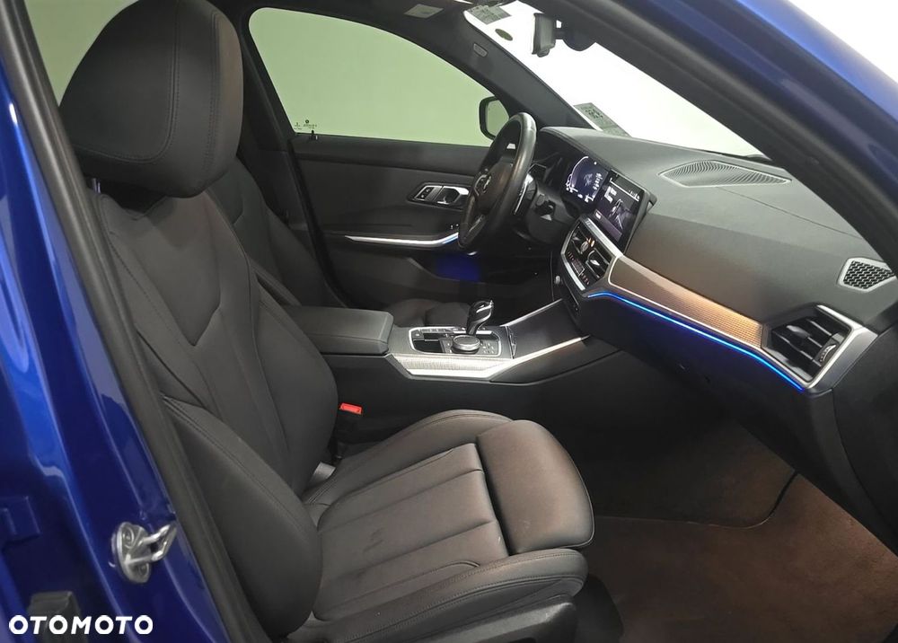 BMW Seria 3 330i xDrive M Sport sport - 8