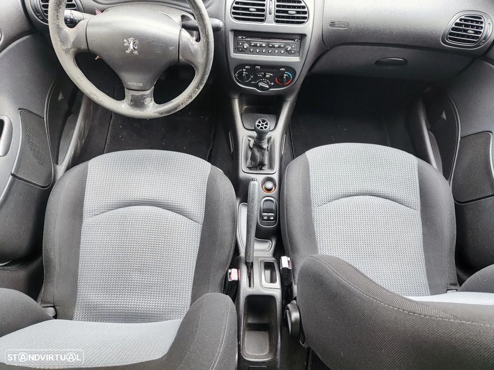 Peugeot 206 1.1 Color Line - 7
