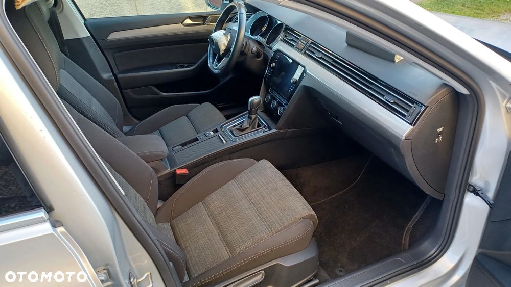 Volkswagen Passat - 8